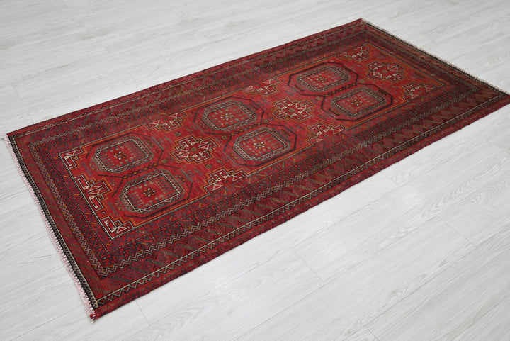red Accent rug 3' 0" x 5' 11"