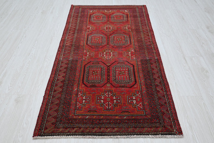 red Accent rug 3' 0" x 5' 11"