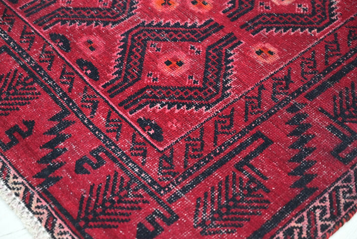red Medium rug 3' 7" x 7' 1"