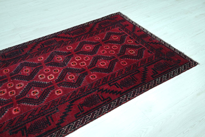 red Medium rug 3' 7" x 7' 1"