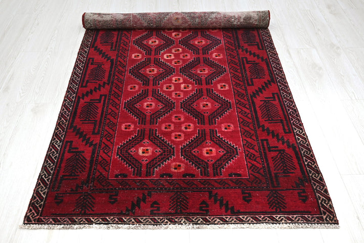 red Medium rug 3' 7" x 7' 1"