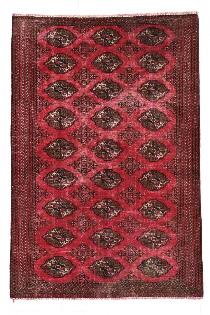 red Accent rug 4' 1" x 6' 2"