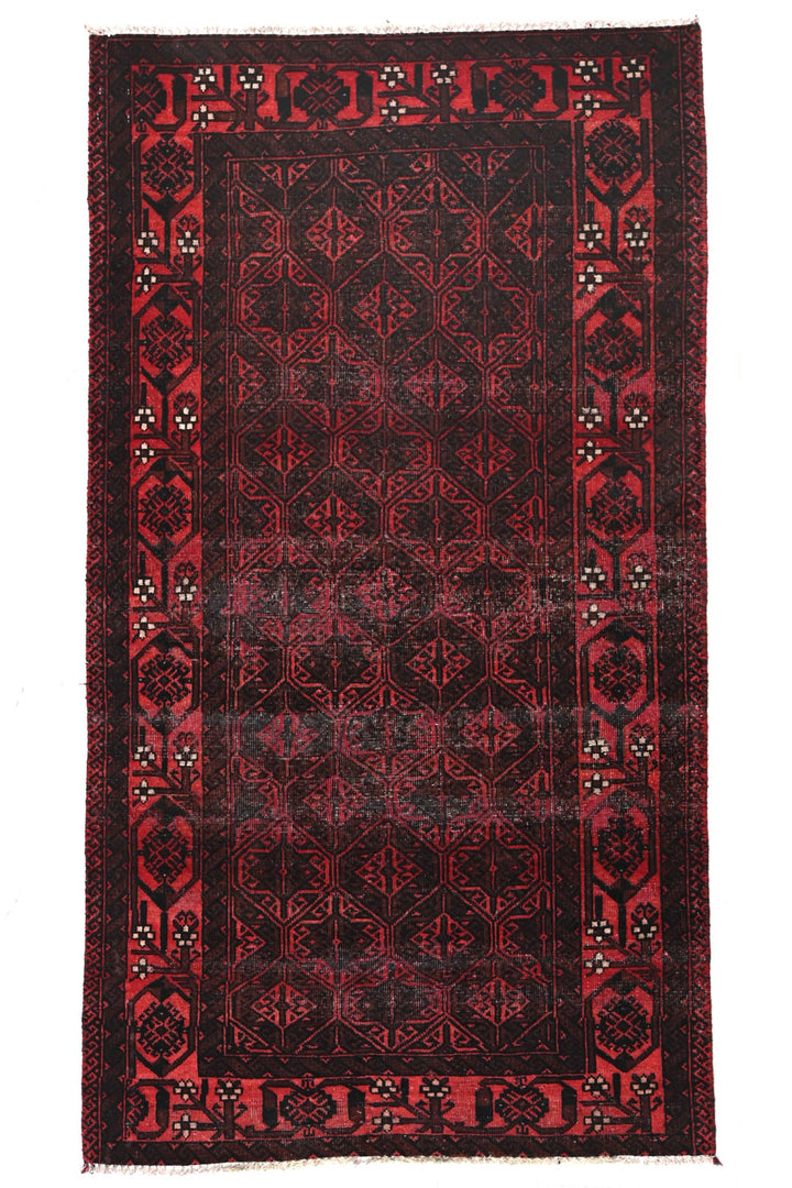 red Accent rug 3' 1" x 6' 0"