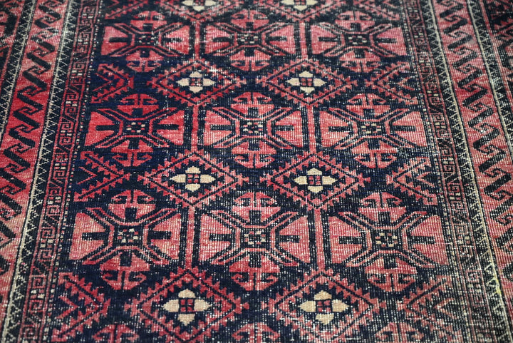 red Medium rug 3' 8" x 7' 10"