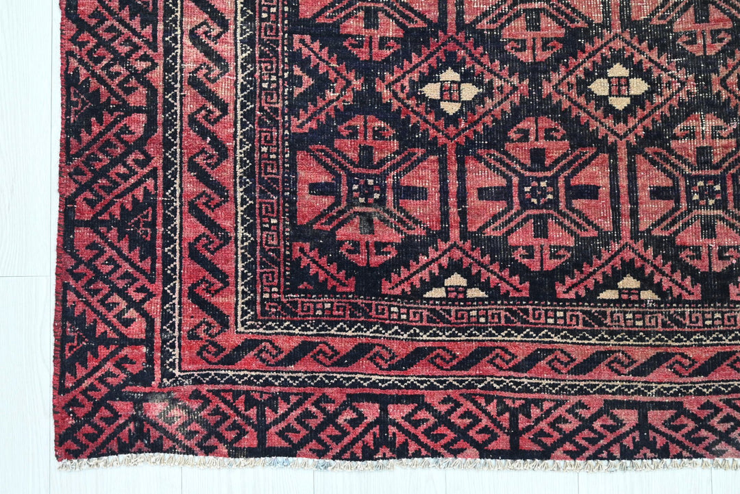 red Medium rug 3' 8" x 7' 10"