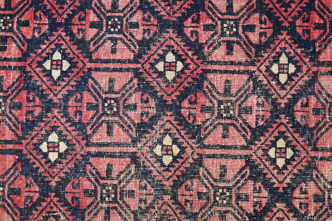 red Medium rug 3' 8" x 7' 10"