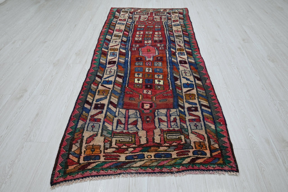 red Runner rug 3' 5" x 8' 4"