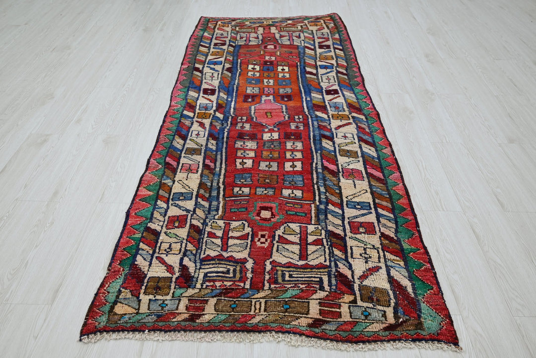 red Runner rug 3' 5" x 8' 4"