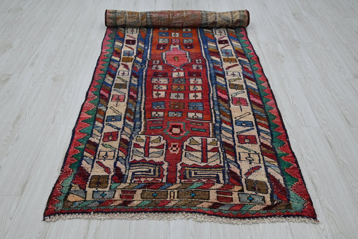 red Runner rug 3' 5" x 8' 4"