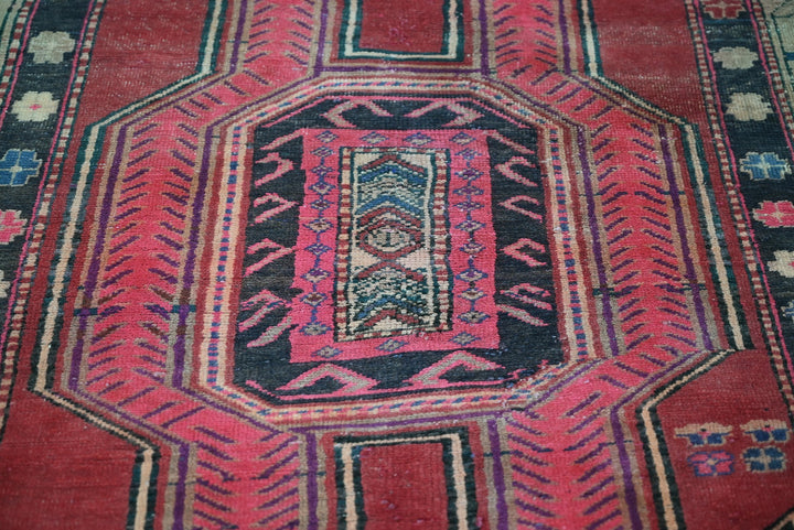 red Runner rug 3' 9" x 9' 6"