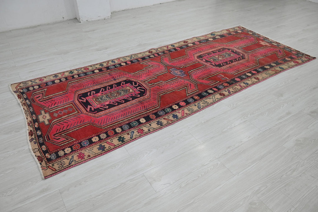 red Runner rug 3' 9" x 9' 6"