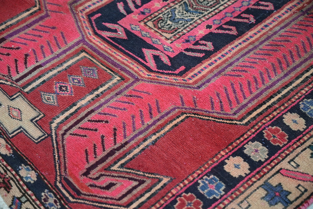 red Runner rug 3' 9" x 9' 6"
