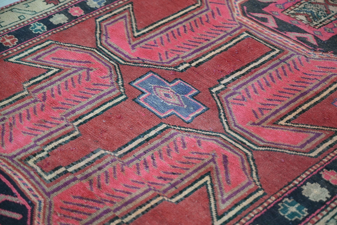 red Runner rug 3' 9" x 9' 6"