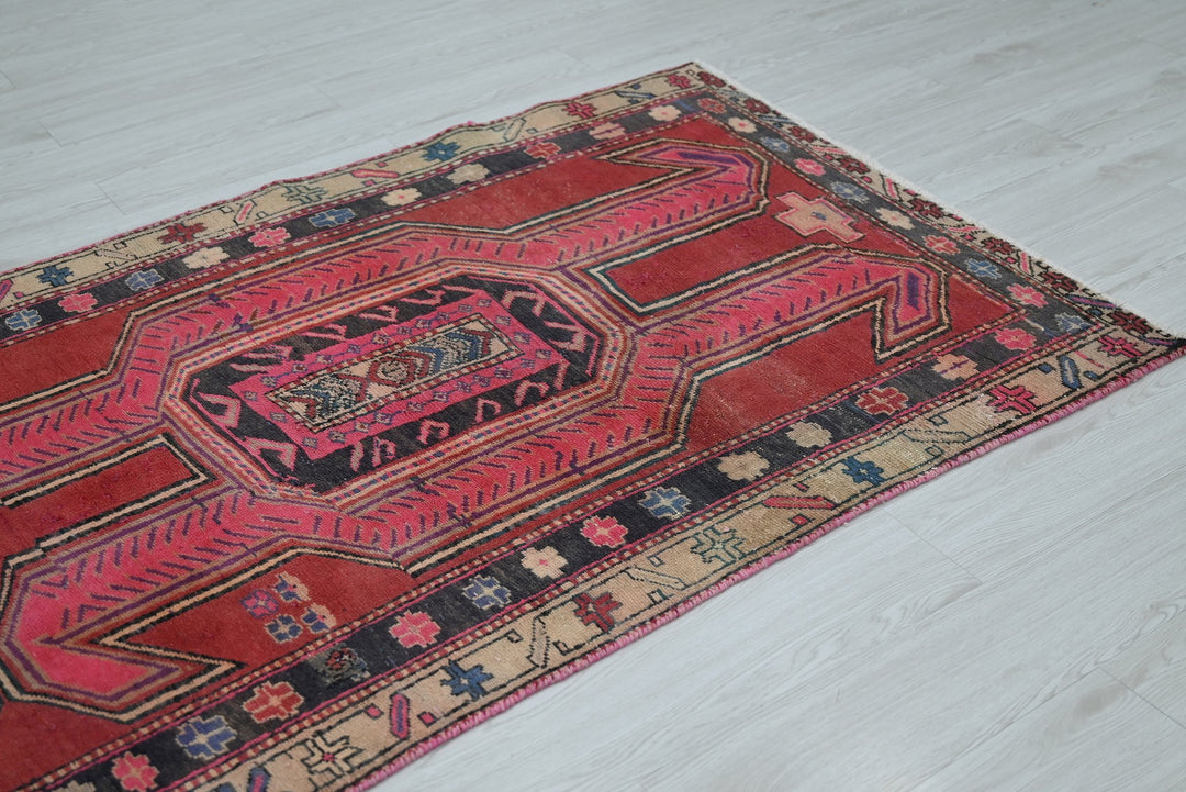 red Runner rug 3' 9" x 9' 6"