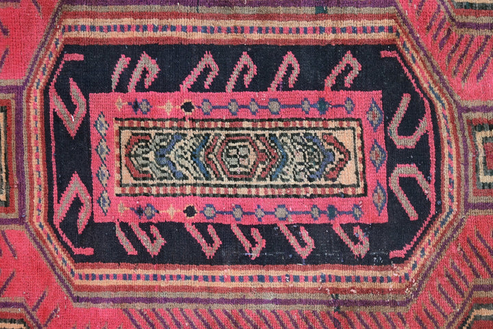 red Runner rug 3' 9" x 9' 6"