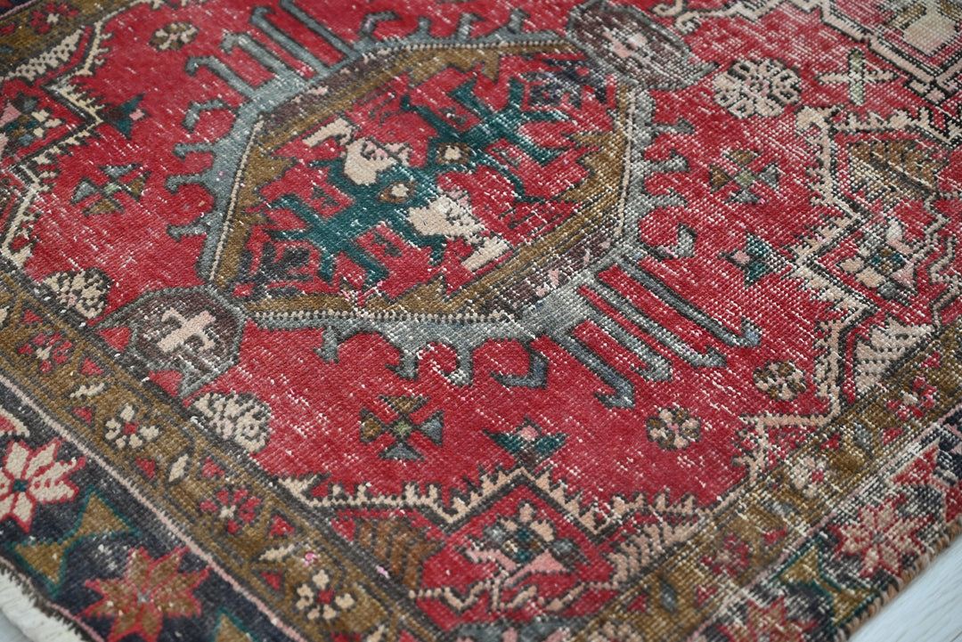 red Runner rug 2' 9" x 11' 7"