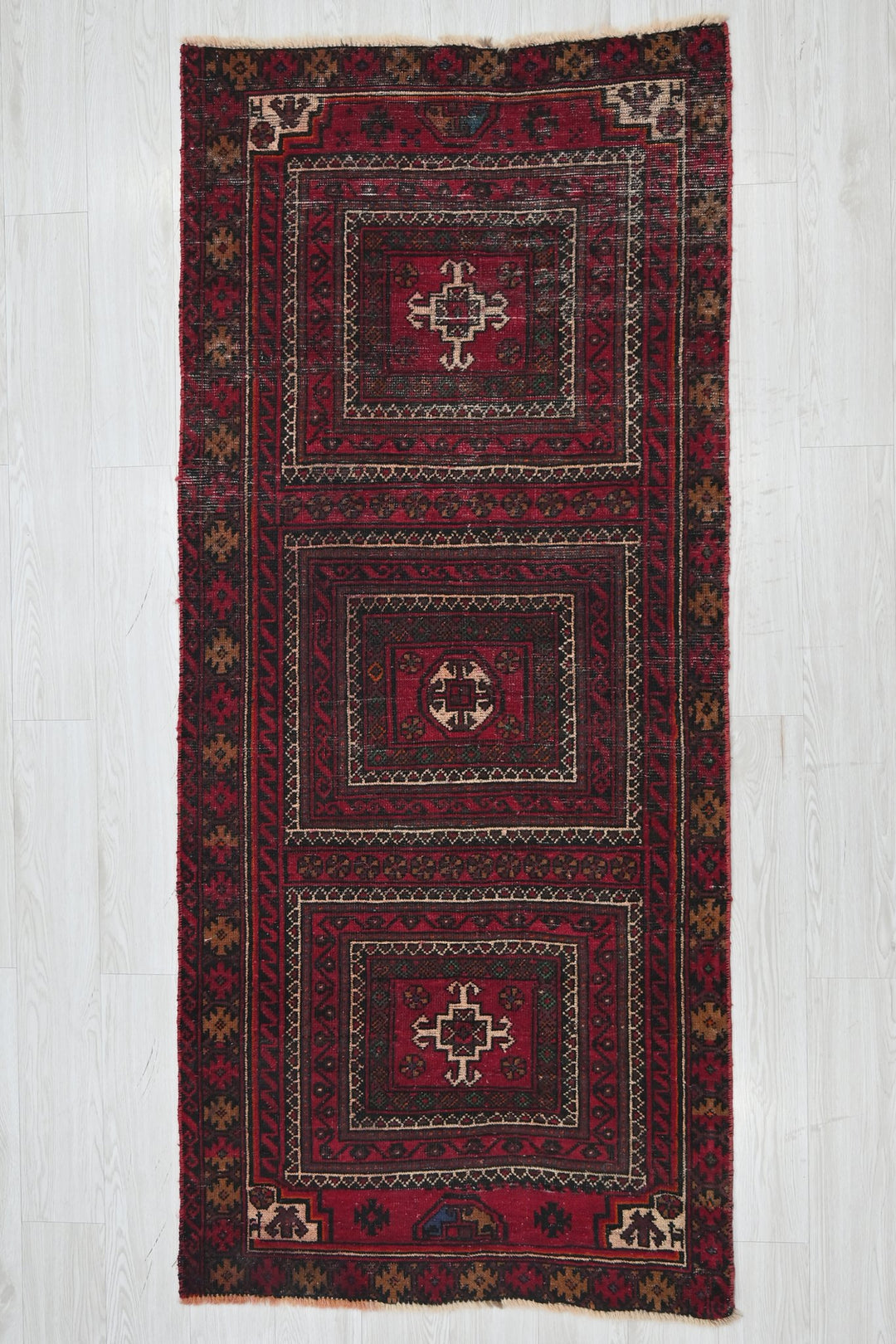 red Medium rug 3' 1" x 7' 3"