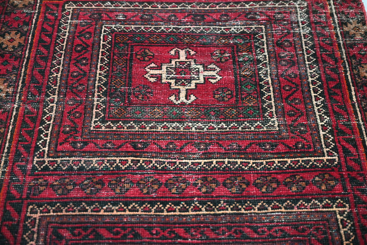 red Medium rug 3' 1" x 7' 3"