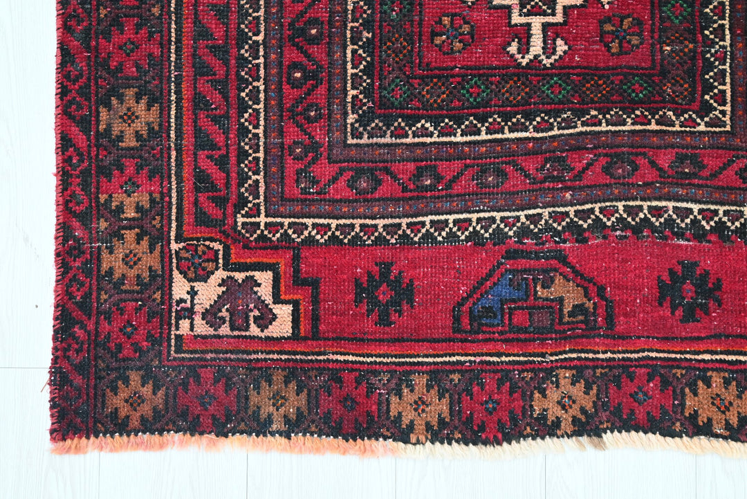 red Medium rug 3' 1" x 7' 3"