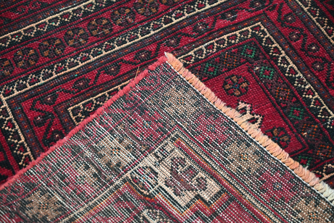 red Medium rug 3' 1" x 7' 3"