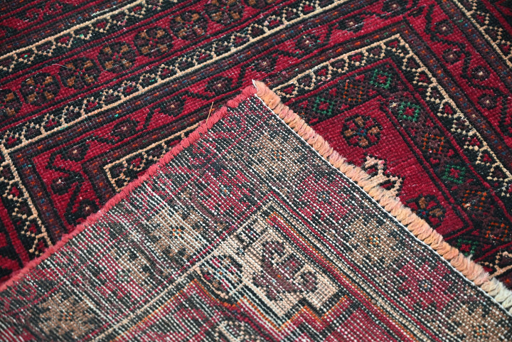 red Medium rug 3' 1" x 7' 3"
