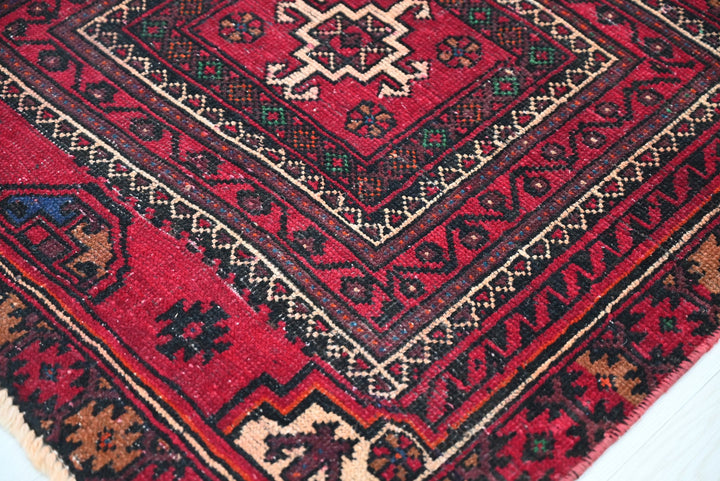 red Medium rug 3' 1" x 7' 3"
