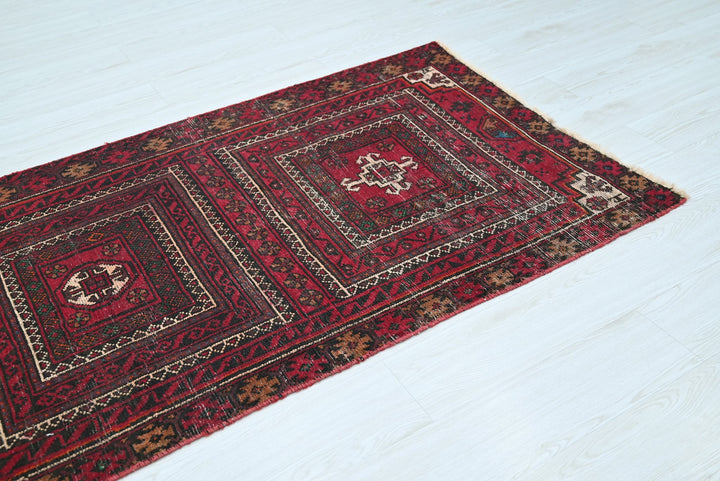 red Medium rug 3' 1" x 7' 3"