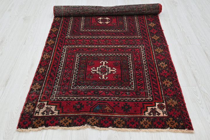 red Medium rug 3' 1" x 7' 3"