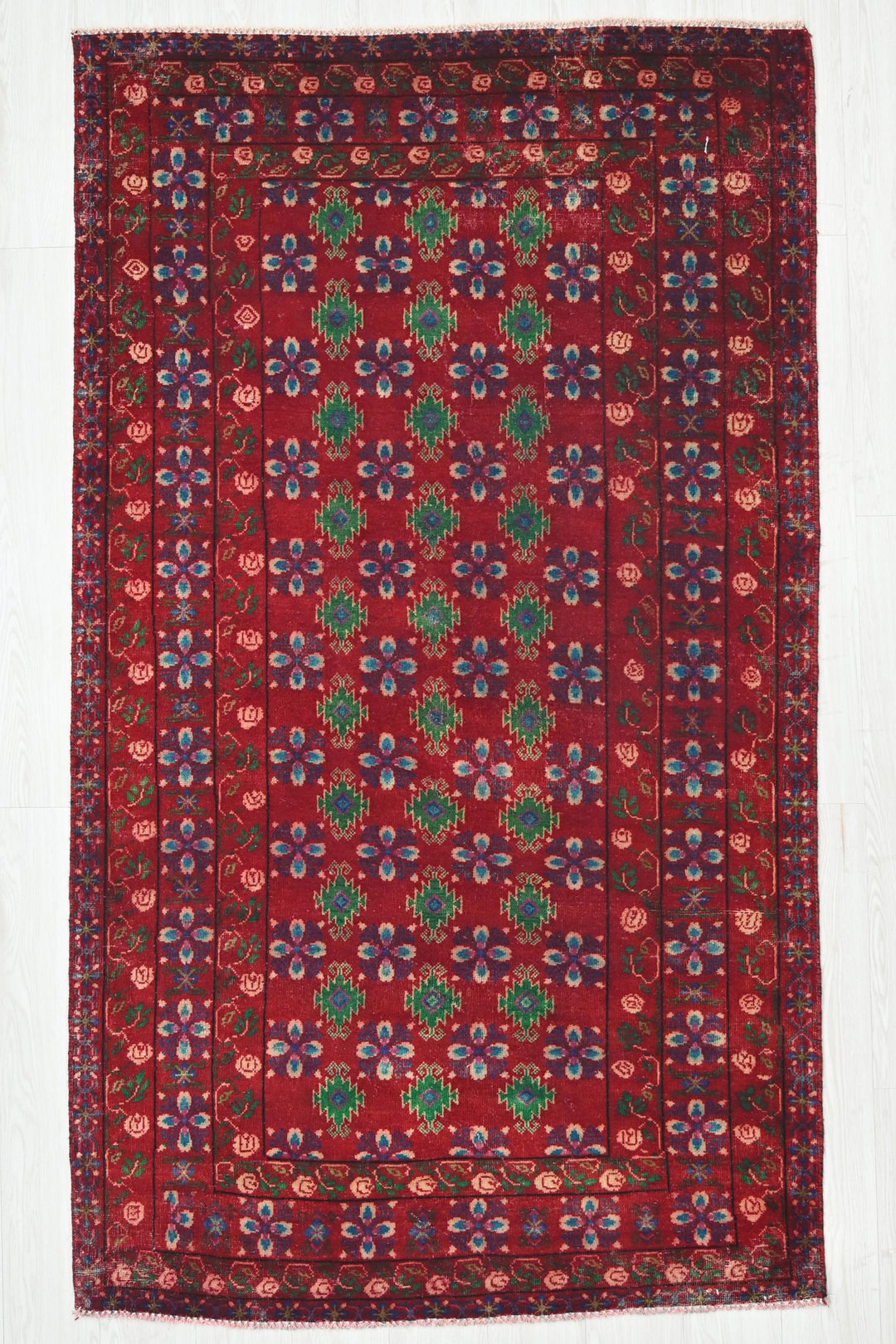 red Medium rug 3' 10" x 6' 10"