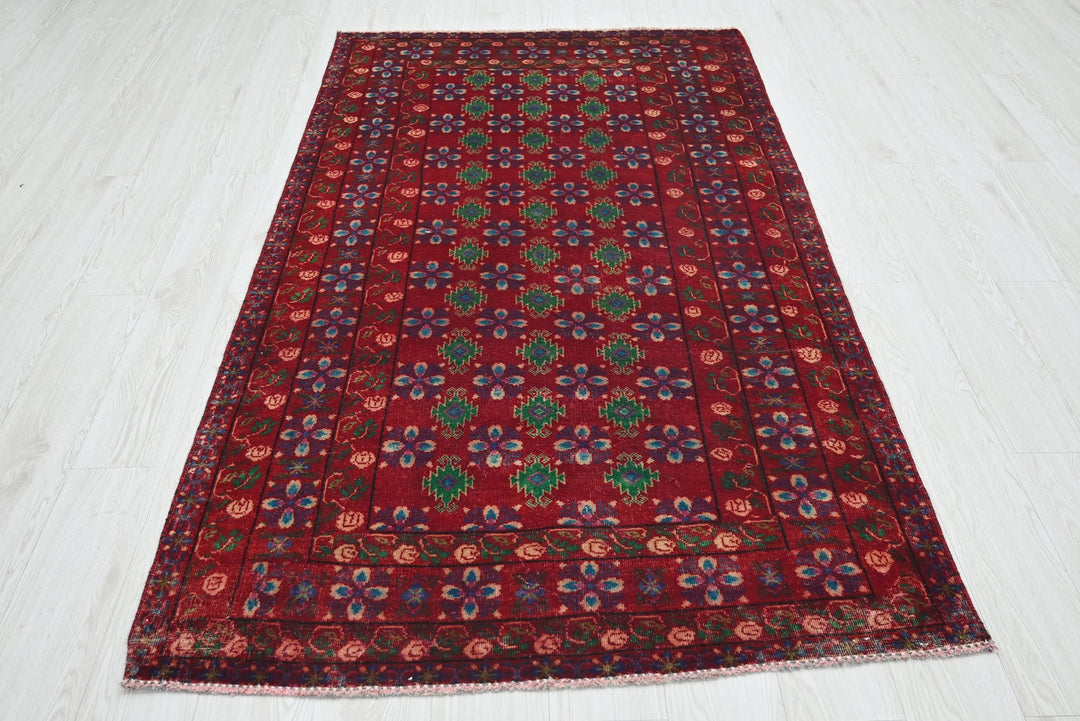 red Medium rug 3' 10" x 6' 10"