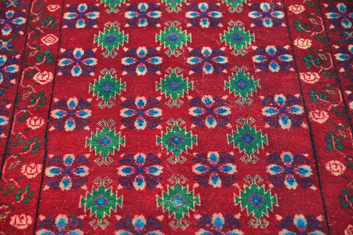 red Medium rug 3' 10" x 6' 10"