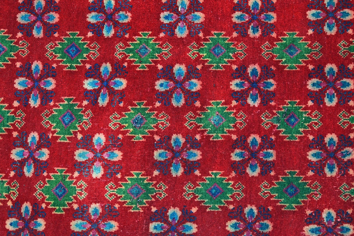 red Medium rug 3' 10" x 6' 10"