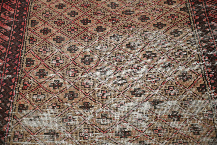 brown Accent rug 3' 5" x 6' 2"