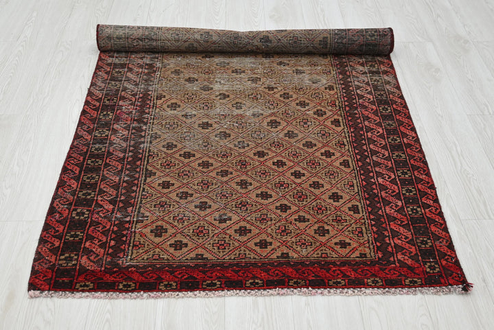 brown Accent rug 3' 5" x 6' 2"