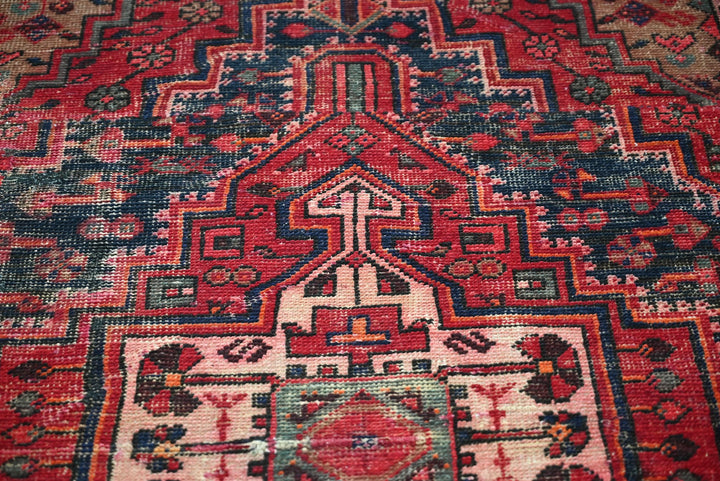 red Accent rug 4' 2" x 6' 6"