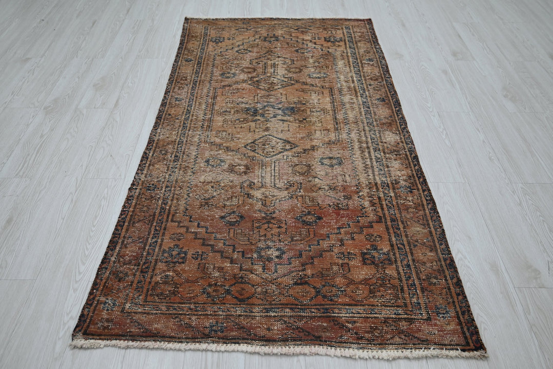 brown Medium rug 3' 5" x 6' 9"