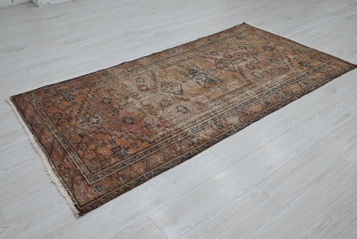 brown Medium rug 3' 5" x 6' 9"