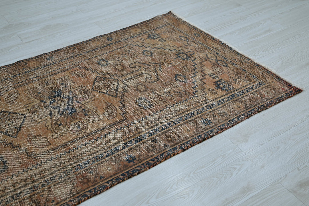 brown Medium rug 3' 5" x 6' 9"