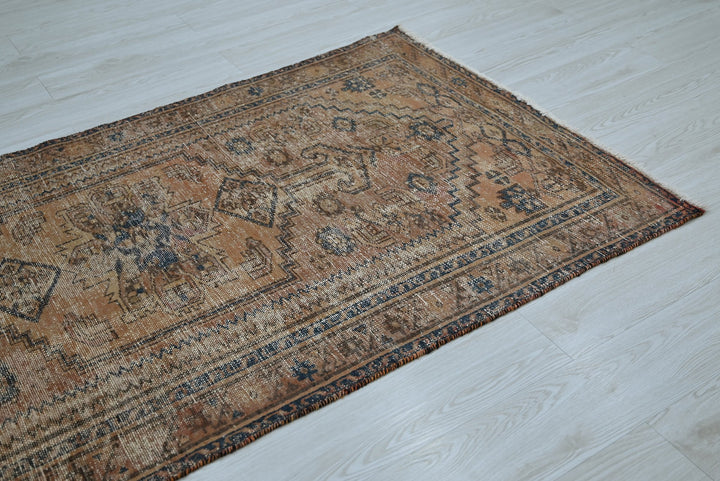 brown Medium rug 3' 5" x 6' 9"