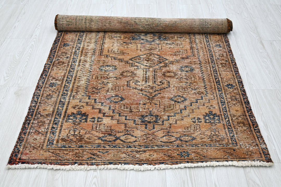 brown Medium rug 3' 5" x 6' 9"