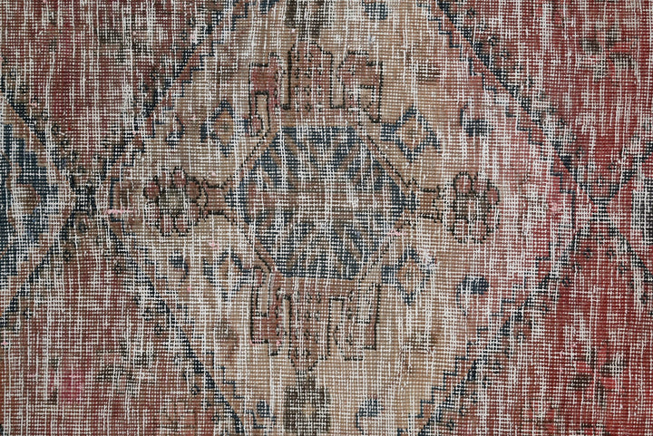 red Medium rug 4' 7" x 6' 6"