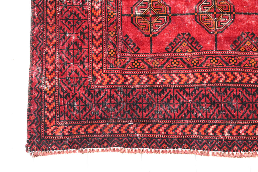 red Medium rug 3' 9" x 7' 0"