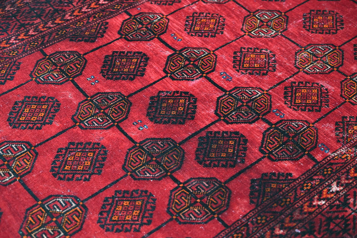 red Medium rug 3' 9" x 7' 0"