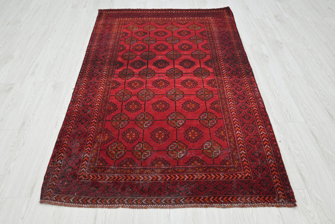 red Medium rug 3' 9" x 7' 0"