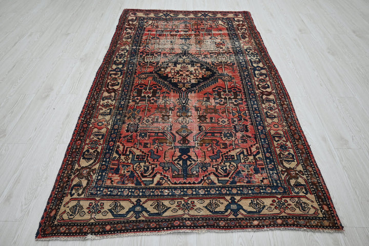 red Medium rug 4' 4" x 7' 8"