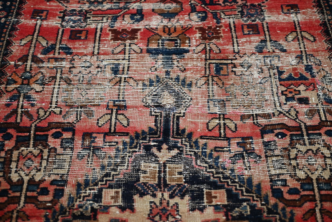 red Medium rug 4' 4" x 7' 8"
