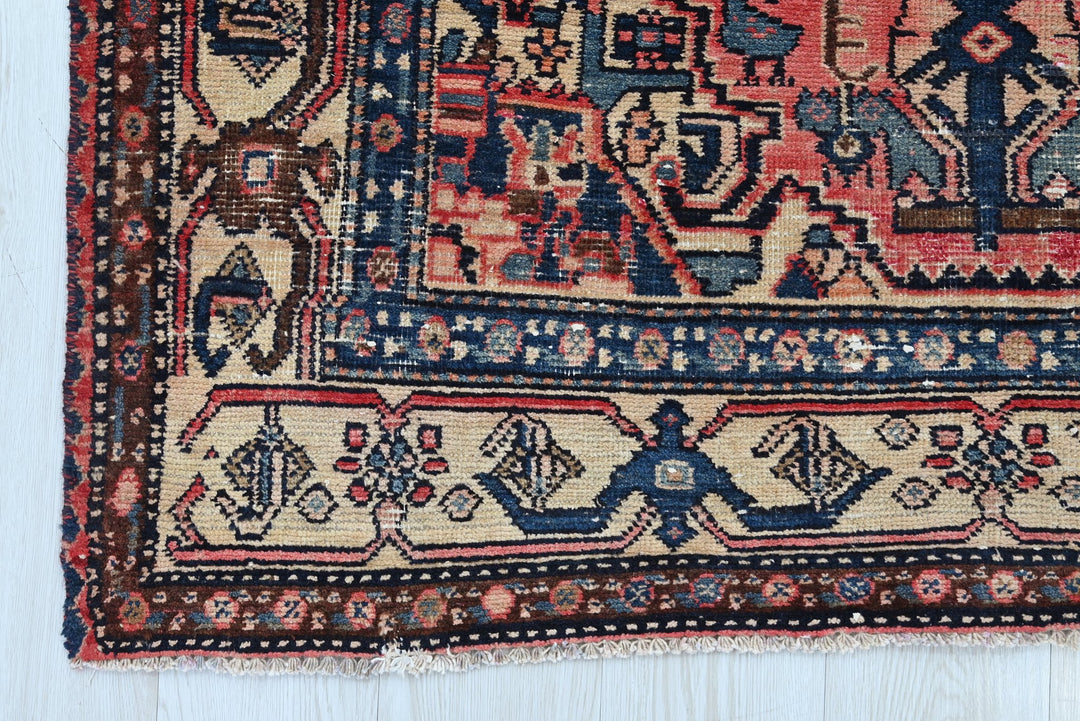 red Medium rug 4' 4" x 7' 8"
