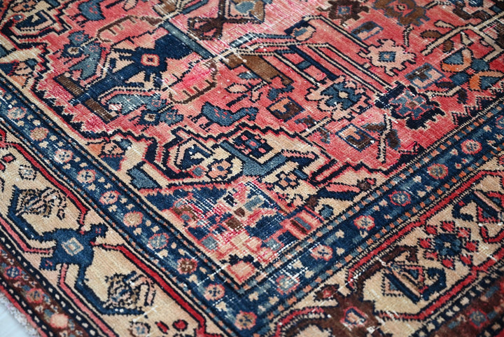red Medium rug 4' 4" x 7' 8"