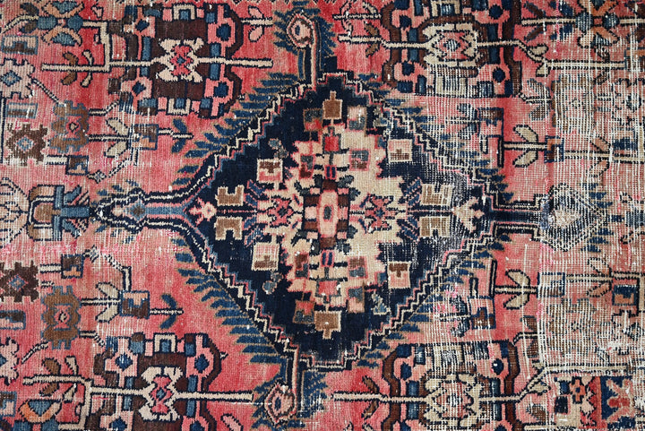 red Medium rug 4' 4" x 7' 8"