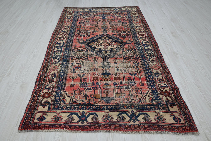 red Medium rug 4' 4" x 7' 8"